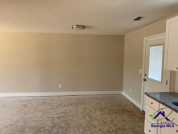 5th image of 231 Hampton St