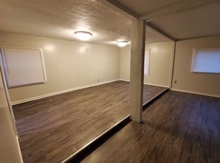 2047 N Green Rd, Cleveland, OH 44121