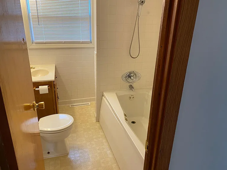1140 Maple Ave — Photo 5