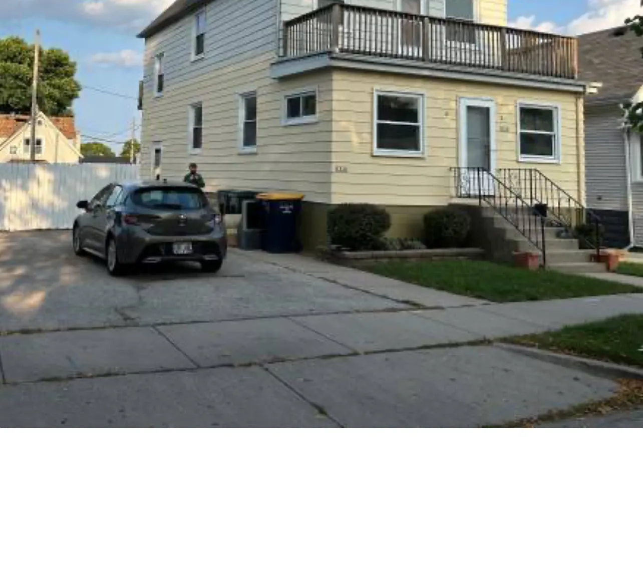 3 bed, 900 sqft, $1,450 — Photo 1