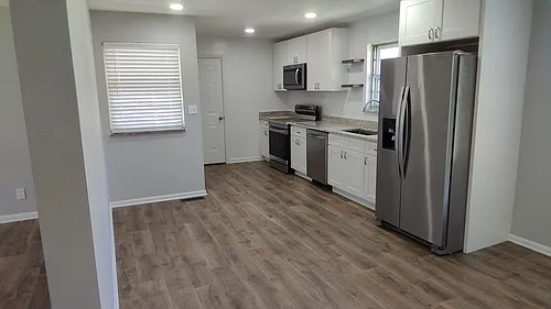 204 Barberry Dr Photo 1