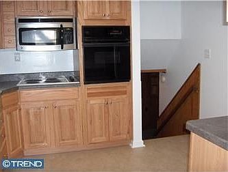 4th image of 2206 Jones Ln