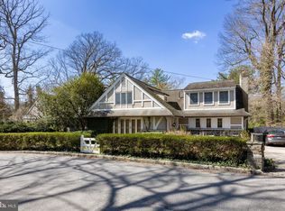 504 Waldron Park Dr, Haverford, PA 19041