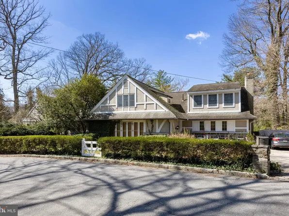 504 Waldron Park Dr, Haverford, PA 19041