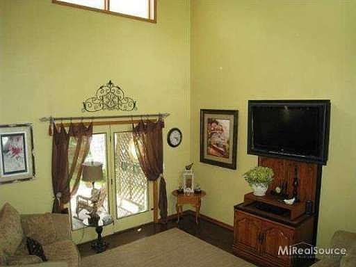 5th image of 4237 Blue River Dr