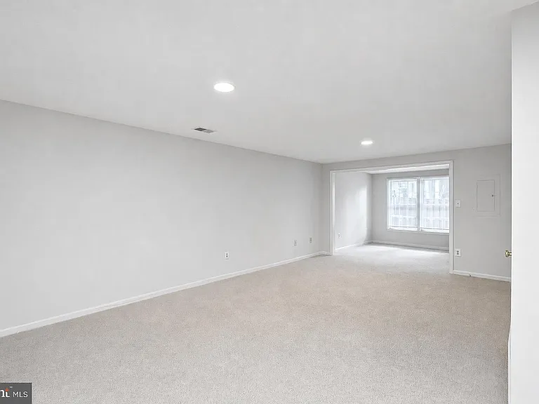 3940 Kathryn Jean Ct — Photo 33