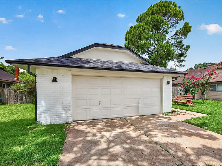 10814 Parkland Woods Dr — Photo 33