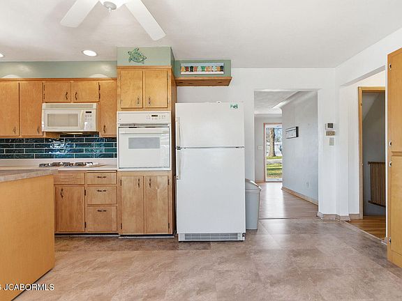 5th image of 5201 Henwick Ln
