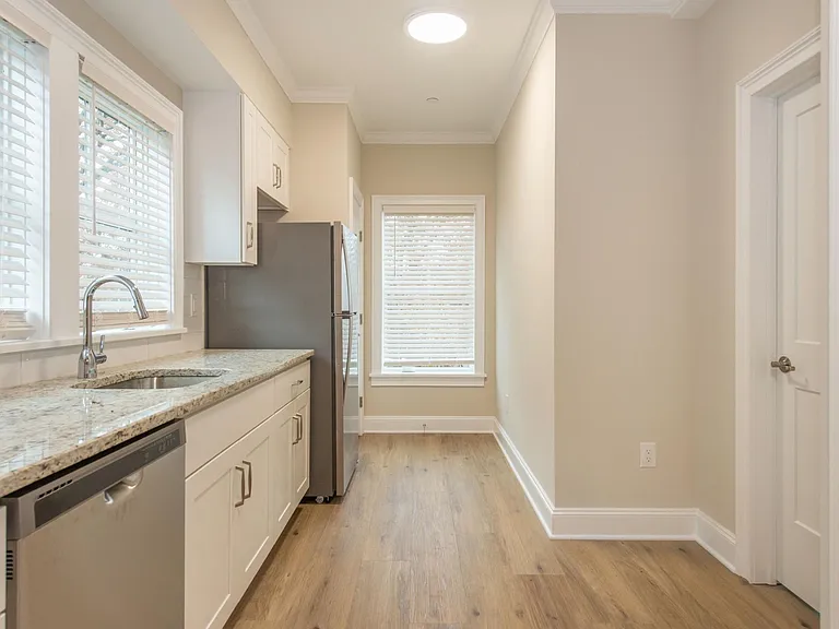84 Auburn St #3B — Photo 10
