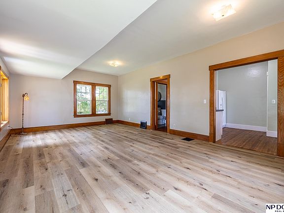 4th image of 914 4th St
