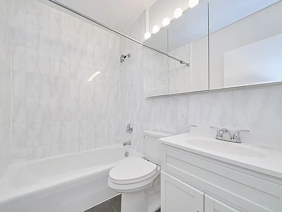 4th image of 312 E 30th St APT 12D