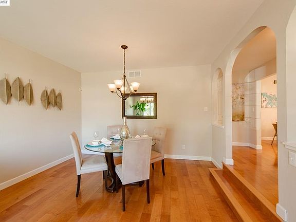 4th image of 6828 Hyde Ct