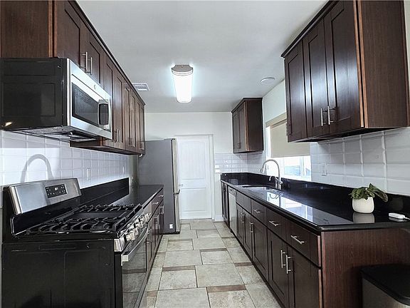 5th image of 6704 Rhea Ave