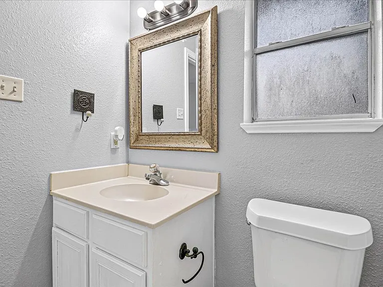 6810 Blue Skyway Dr — Photo 24