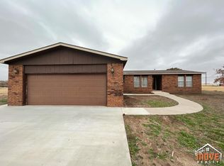 115 W Greensboro St, Plains, KS 67869
