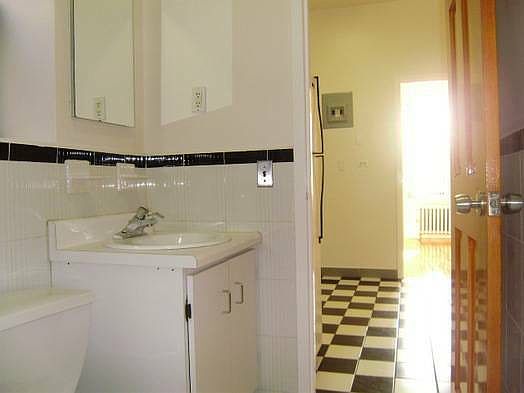 4th image of 462 E 115th St APT 5D