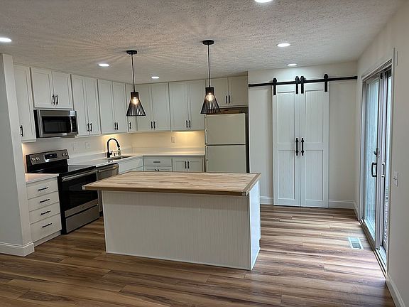 2nd image of 11036 Westwind Ct