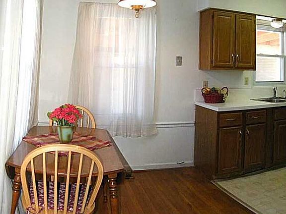 5th image of 1125 Allison Ave