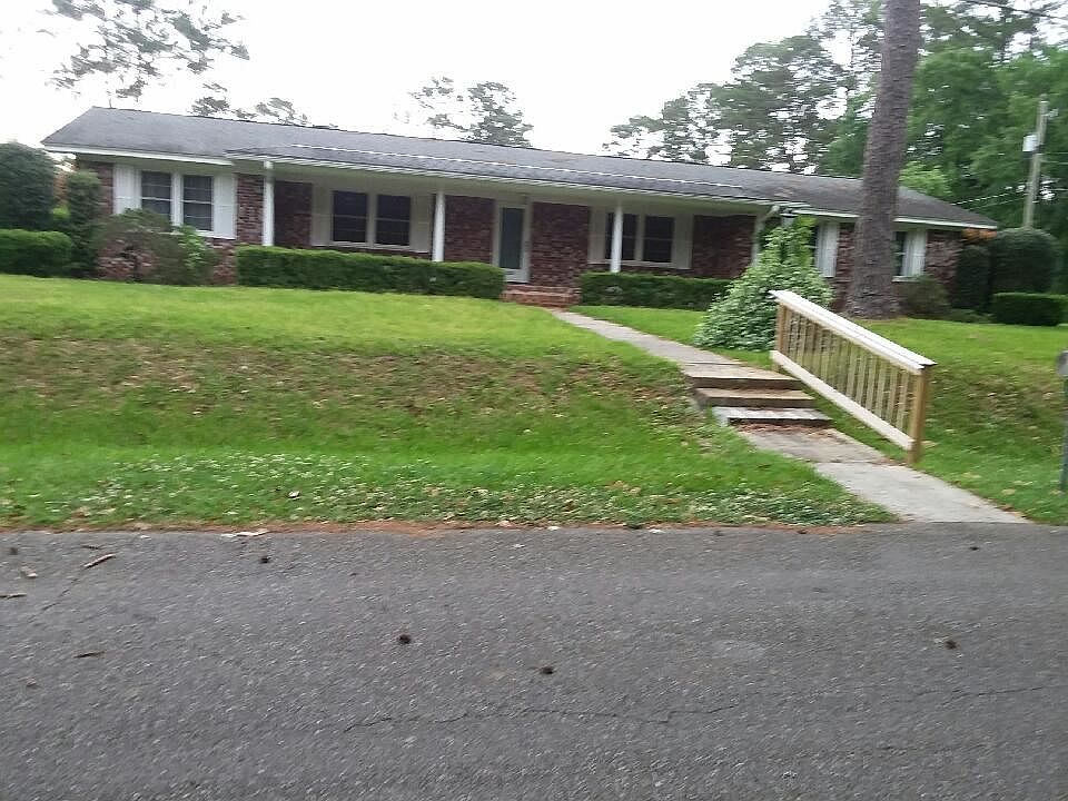 1st image of 2122 Glennridge Dr