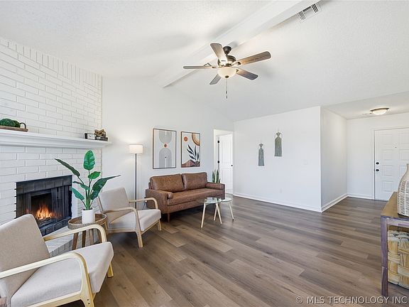 4th image of 303 N Joanna