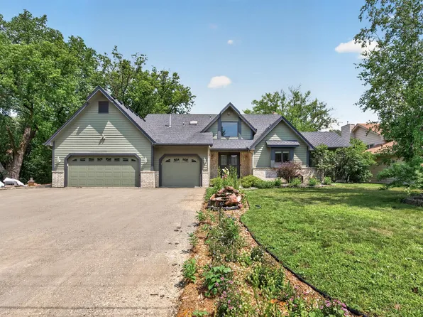 7640 Douglas Dr N, Brooklyn Park, MN 55443