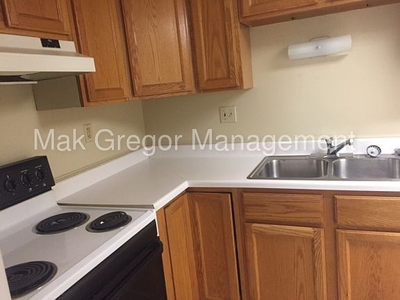 2nd image of 3812 Briar Pl