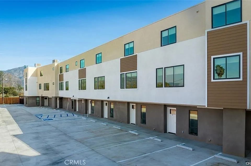 4251 E Live Oak Ave #10