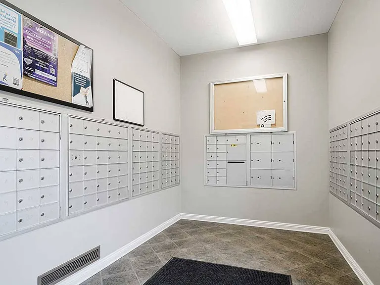 Rain or shine, you'll be able to grab your mail worry free from our resident mailboxes, conveniently located in our clubhouse.