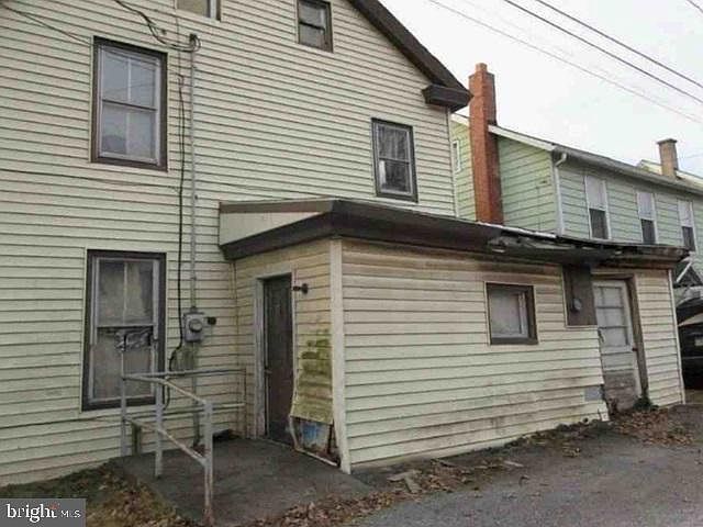 2nd image of 125 Cherry St