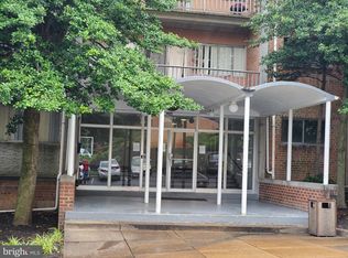 5801 Quantrell Ave APT 406, Alexandria, VA 22312