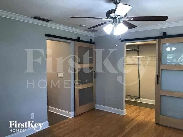 1376 Burtwood Dr — Photo 7
