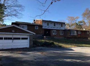 73 Fuller Ln, Hyde Park, NY 12538