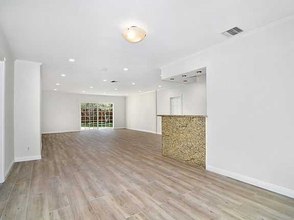4th image of 5000 Garden Grove Ave
