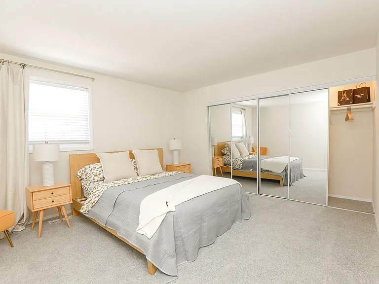 Millspring Commons Apartments and Townhomes — Photo 41