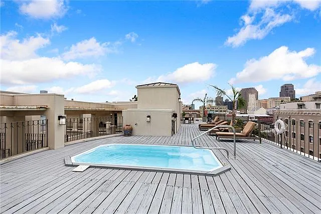 1 bed, 1.0 bath, 732 sqft, $1,550 — Photo 3