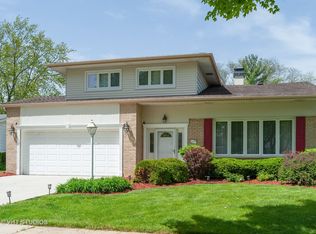 1814 Azalea Ln, Mount Prospect, IL 60056