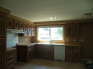 224 E Heather Ct, Highland, MI 48357