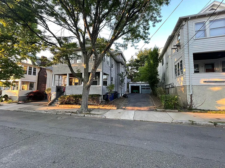 35 Upland Rd — Photo 11