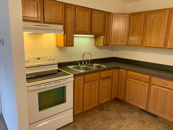 3rd image of 716 Patty Dr APT E