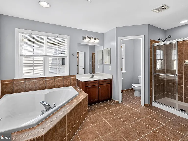 9036 Woodpecker Ct — Photo 57