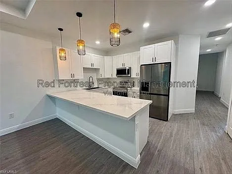 3 bed, 2.0 bath, 1221 sqft, $2,149 — Photo 2
