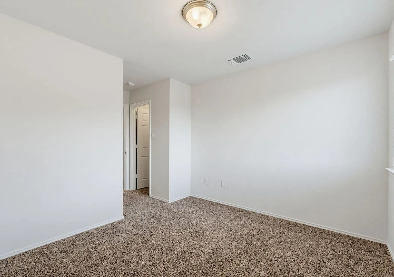 2044 Mallard Ct. — Photo 3
