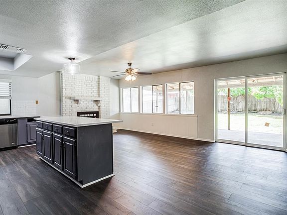 5th image of 3004 Oak Grove Dr