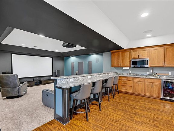 4th image of 2315 Manley Dr
