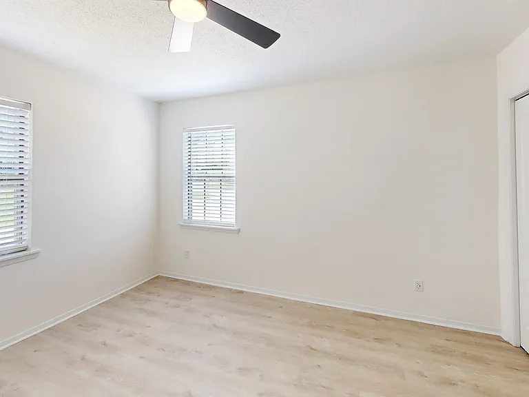 Willow - R - Guest Bedroom