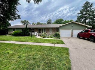 309 S Franklin St, Elk Point, SD 57025