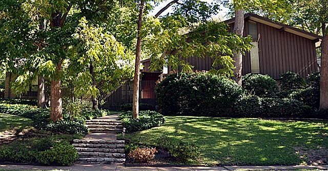 1st image of 940 Forestgrove Dr