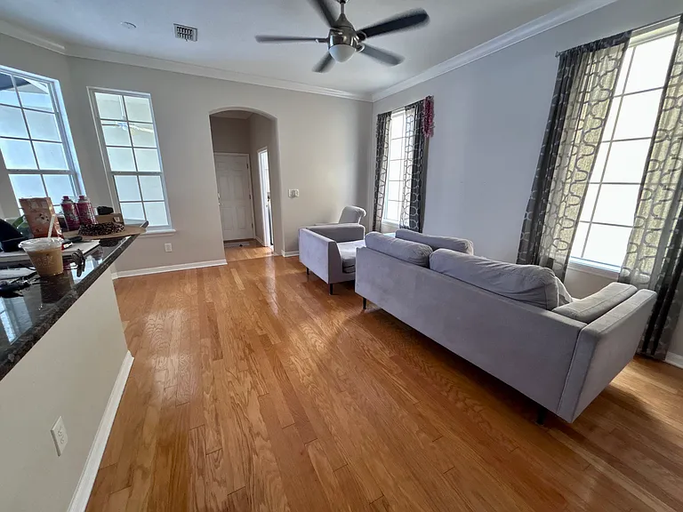 2135 Ridgewood St — Photo 5