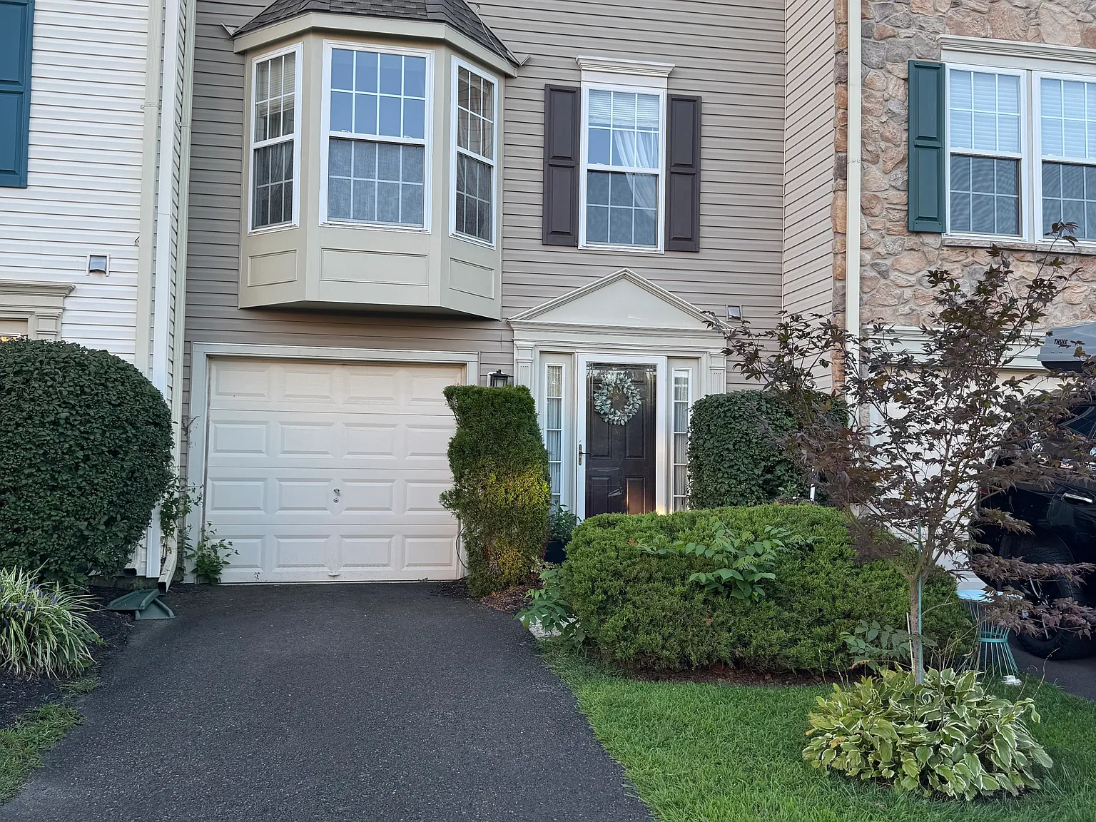 4 bed, 3.5 bath, 1720 sqft, $2,999 — Photo 1