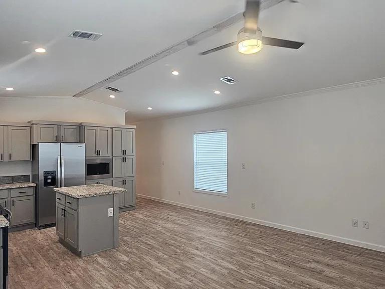 741 Hollow Ln — Photo 6